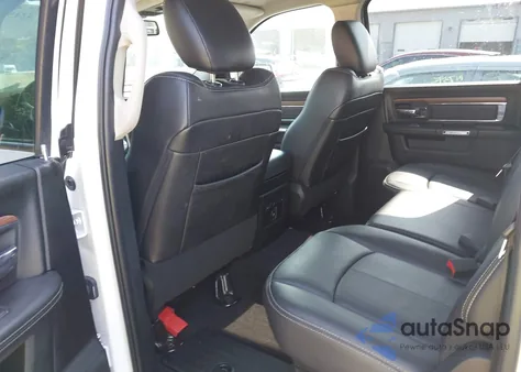 2018 Ram 1500 Laramie z USA, uszkodzony, nr VIN 1C6RR7NT0JS131161